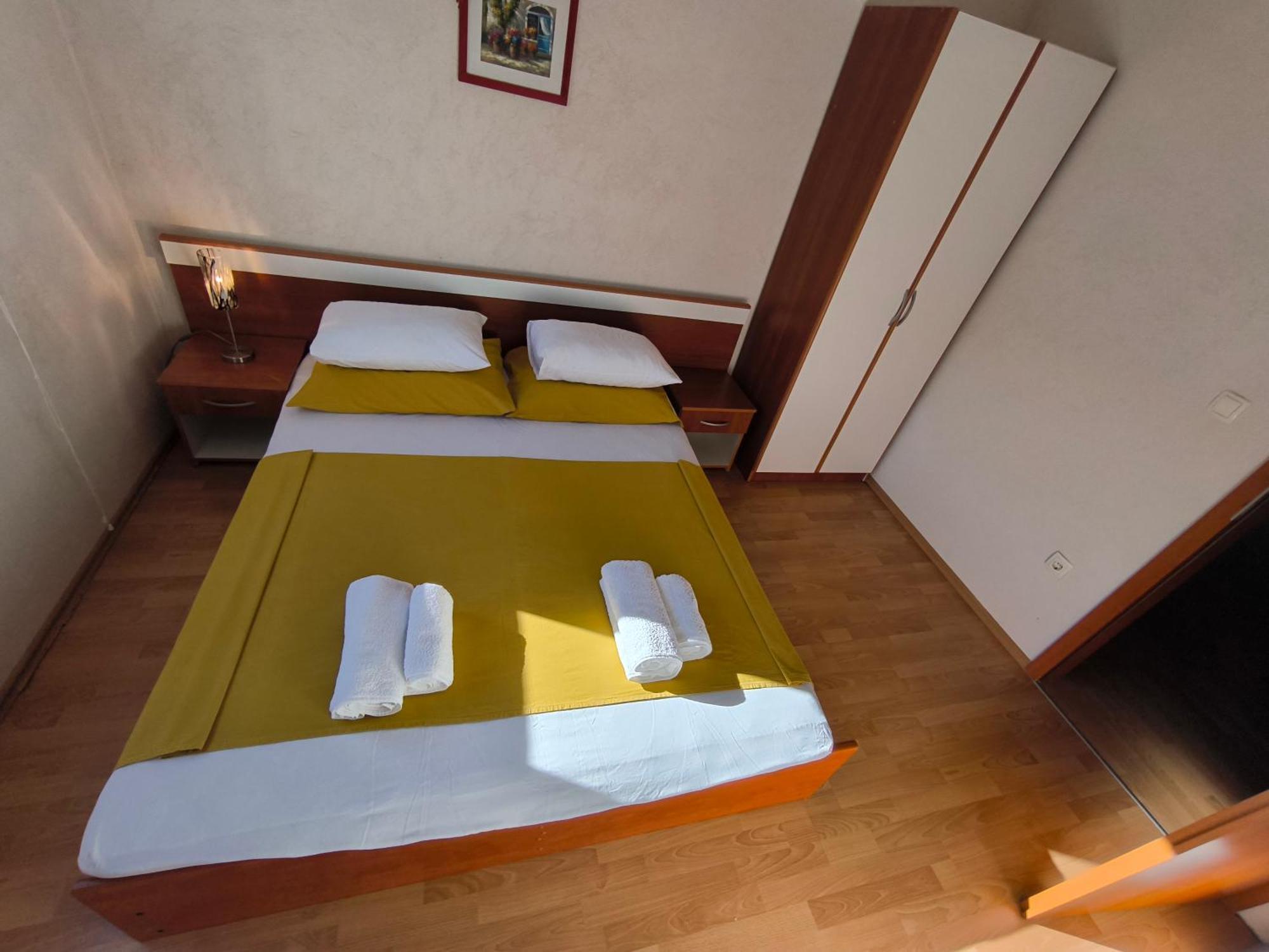 Astramaris Apartments Donji Okrug  Dış mekan fotoğraf