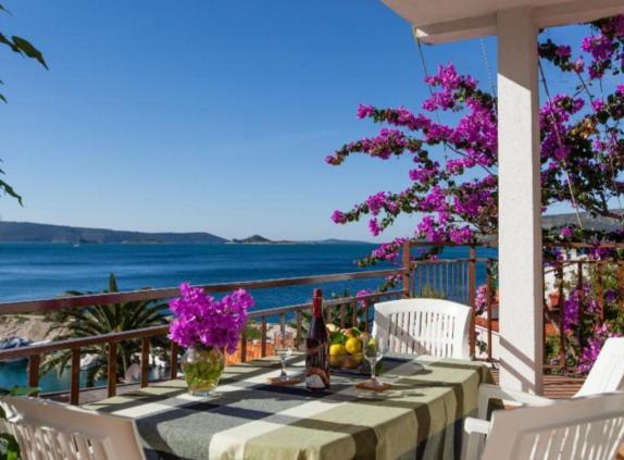 Astramaris Apartments Donji Okrug  Dış mekan fotoğraf